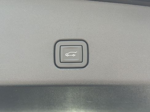 Used 2025 Cadillac Optiq Luxury 2 AWD/4WD image 23