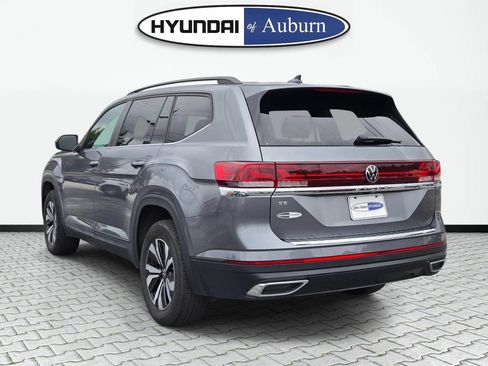 Used 2025 Volkswagen Atlas SE FWD image 9