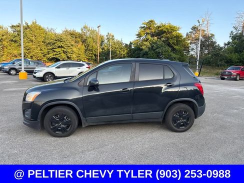 Used 2015 Chevrolet Trax LS FWD image 4