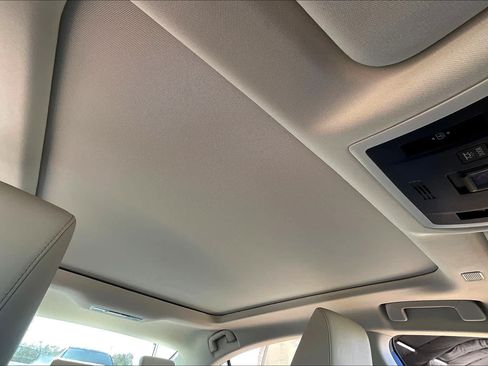 Used 2023 Lexus ES 350 w/ Premium Package FWD image 14