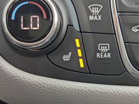 Used 2024 Chevrolet Equinox LT FWD image 25