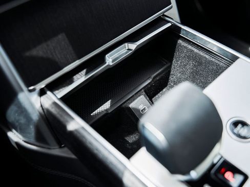 Used 2025 Land Rover Range Rover SE AWD/4WD image 64