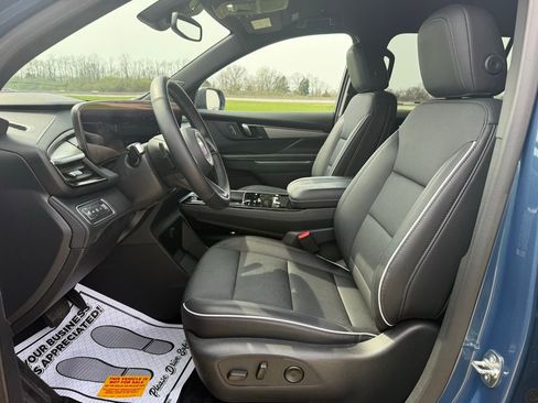 Used 2025 Buick Enclave Preferred w/ LPO, All-Weather Package image 29