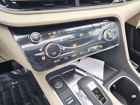 Used 2025 INFINITI QX60 Luxe image 21