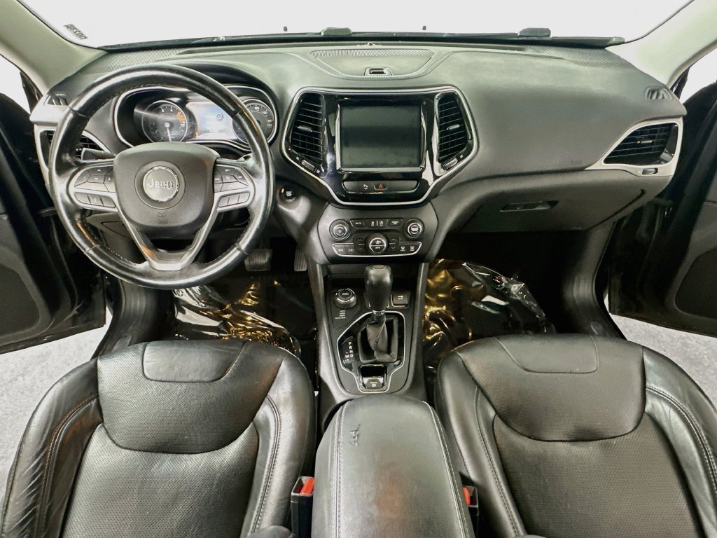 Used 2019 Jeep Cherokee Limited AWD/4WD image 18