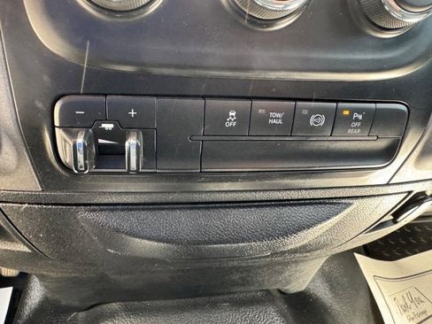 Used 2017 RAM 2500 Tradesman w/ Chrome Appearance Group AWD/4WD image 16