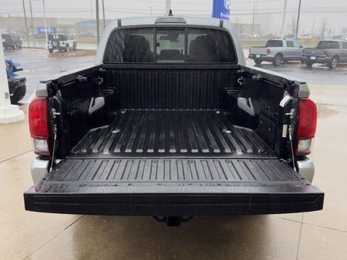 Used 2022 Toyota Tacoma SR image 12