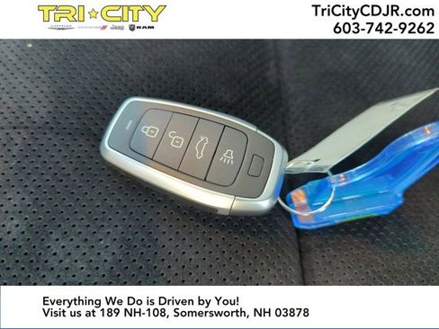 Used 2021 Dodge Durango SRT Hellcat w/ Technology Group image 41