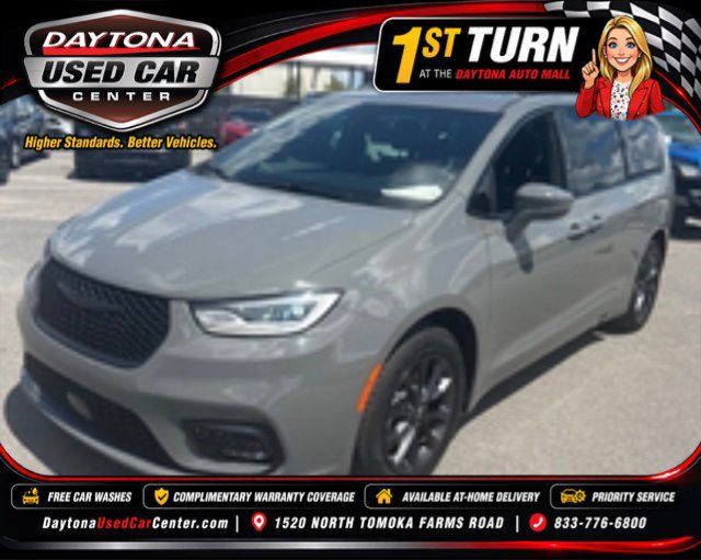 Used 2021 Chrysler Pacifica Touring w/ S Appearance Package FWD image 1