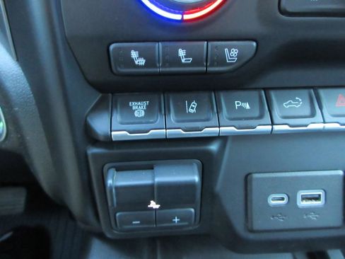 Used 2022 Chevrolet Silverado 2500 LTZ w/ LTZ Plus Package image 35