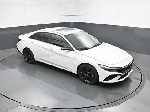 New 2026 Hyundai Elantra SEL Sport Premium FWD image 23
