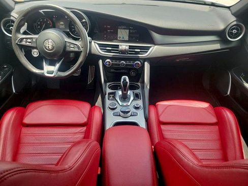 Used 2023 Alfa Romeo Giulia Veloce RWD image 16