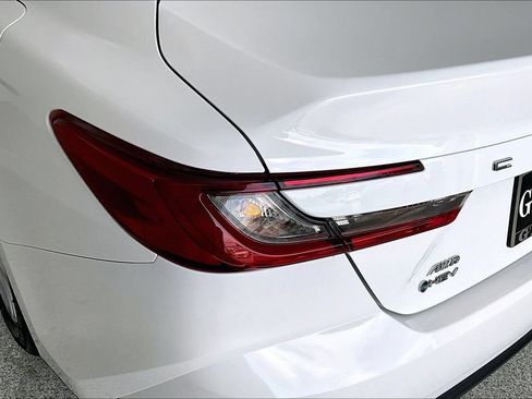 Used 2025 Toyota Camry LE AWD/4WD image 36