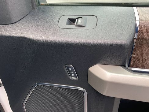 Used 2017 Ford F250 Lariat w/ Lariat Ultimate Package image 39