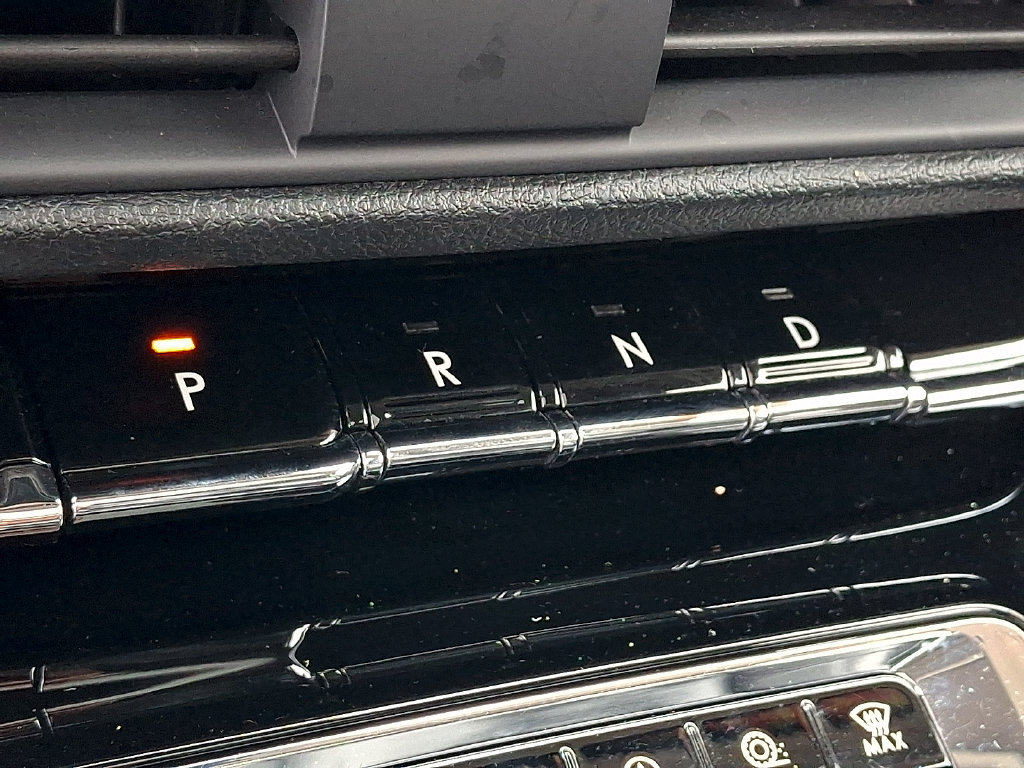 Used 2023 Lincoln Corsair AWD w/ Equipment Group 101A image 18