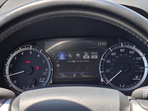 Used 2024 Toyota Highlander LE AWD/4WD image 11