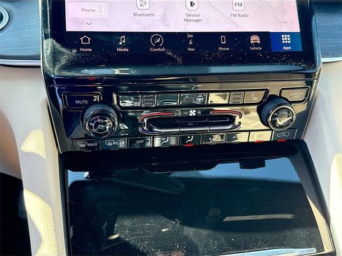 New 2024 Jeep Grand Cherokee Limited image 16