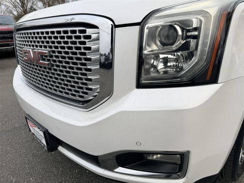 Used 2016 GMC Yukon XL Denali w/ Open Road Package AWD/4WD image 10