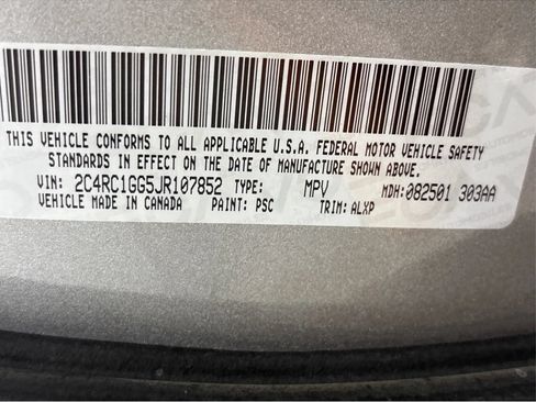 Used 2018 Chrysler Pacifica Limited FWD image 28
