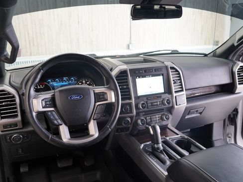 Used 2017 Ford F150 Platinum w/ Equipment Group 701A Luxury AWD/4WD image 11