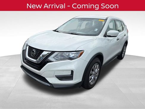 Certified 2019 Nissan Rogue S FWD image 2