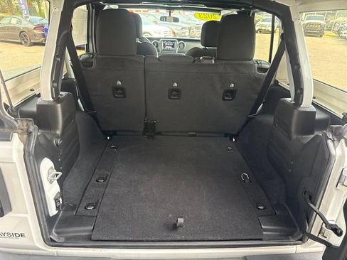 Used 2023 Jeep Wrangler Unlimited Sport AWD/4WD image 18