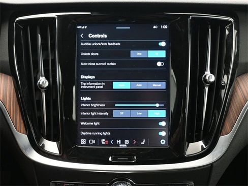 Used 2023 Volvo S60 B5 Plus w/ Climate Package image 18