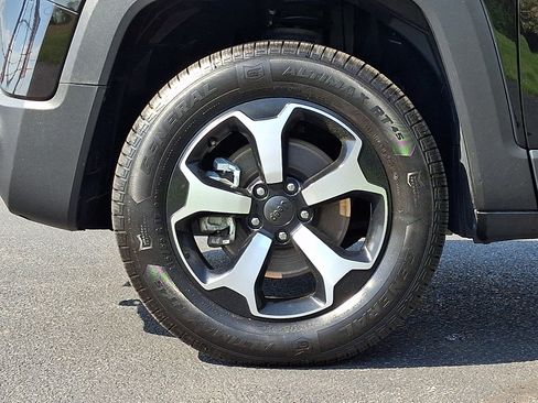 Certified 2022 Jeep Renegade Trailhawk AWD/4WD image 8