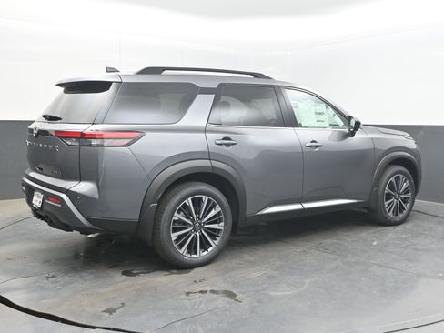 New 2026 Nissan Pathfinder Platinum FWD image 7