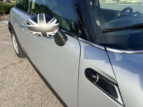 Used 2011 MINI Cooper Hardtop image 18