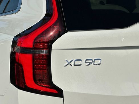 New 2026 Volvo XC90 T8 Ultra w/ Protection Package Premier AWD/4WD image 27