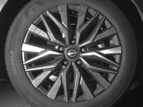 Used 2025 Nissan Altima 2.5 SV image 10