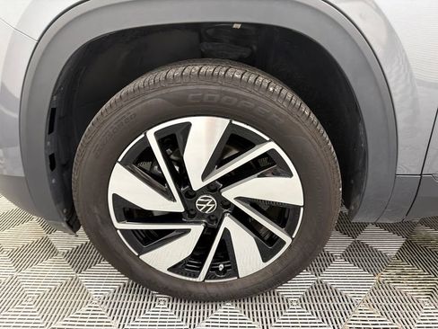 Used 2024 Volkswagen Atlas SE image 12