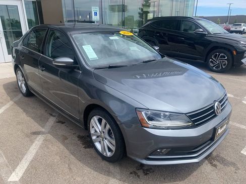 Used 2017 Volkswagen Jetta SEL FWD image 7