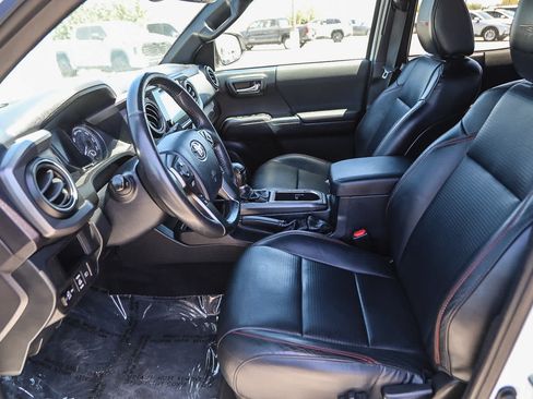 Certified 2018 Toyota Tacoma TRD Pro AWD/4WD image 17