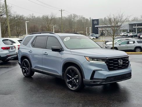 Used 2025 Honda Pilot Black Edition image 1