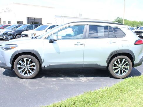 Used 2023 Toyota Corolla Cross XLE w/ Convenience Package AWD/4WD image 4