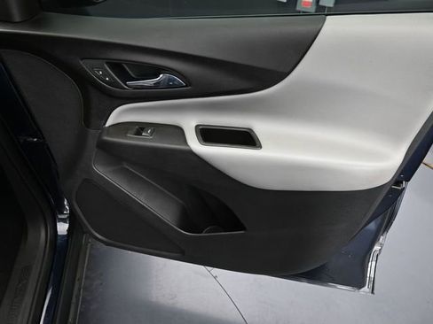 Used 2021 Chevrolet Equinox LS image 31