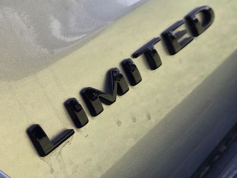Used 2024 Ford Expedition Limited RWD image 10