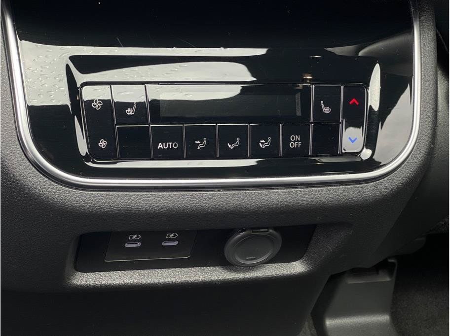 Used 2025 Nissan Armada Platinum AWD/4WD image 10