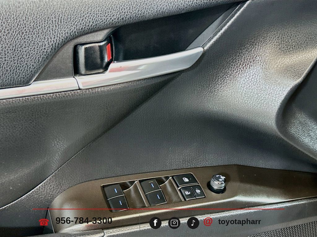 Used 2023 Toyota Camry SE FWD image 16