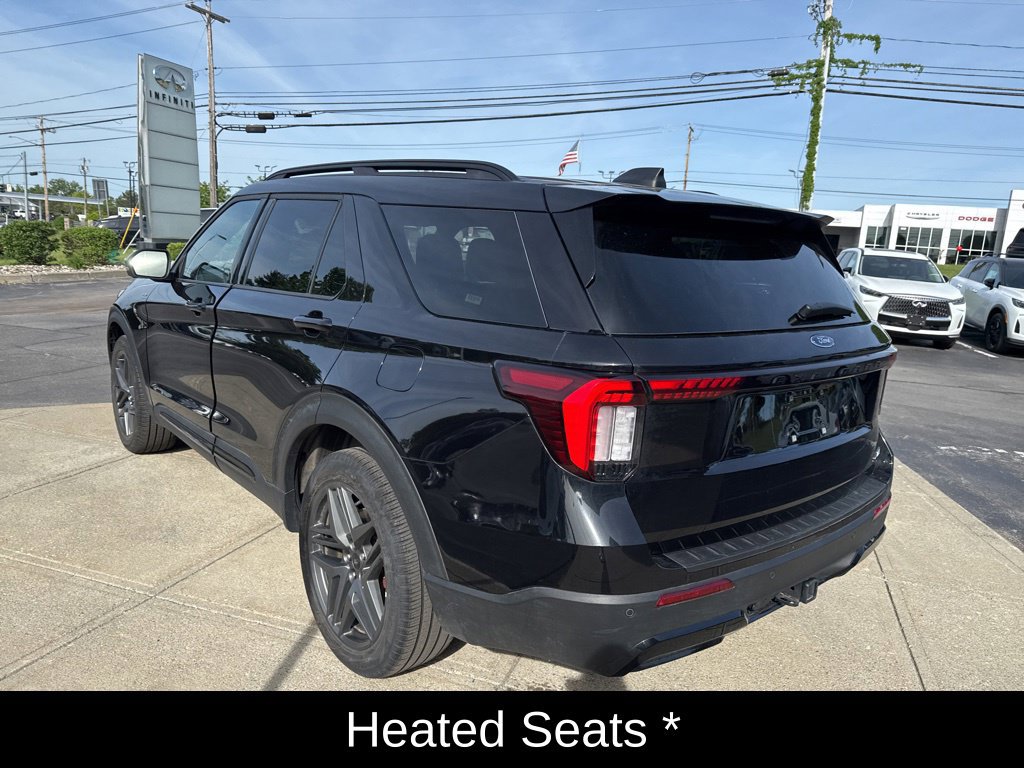 Used 2025 Ford Explorer ST-Line w/ ST-Line Street Pack AWD/4WD image 6
