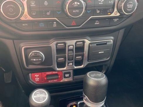 Used 2023 Jeep Wrangler Unlimited Rubicon 4xe w/ Steel Bumper Group image 33