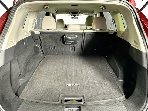 Used 2023 Nissan Rogue SV image 31