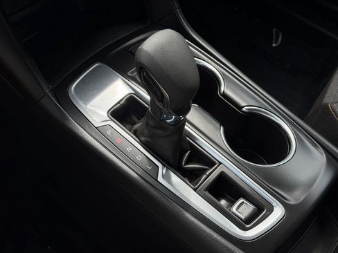 Used 2024 Chevrolet Equinox LT FWD image 39