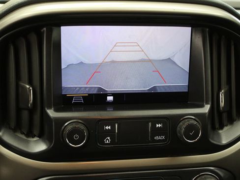 Used 2022 Chevrolet Colorado Z71 AWD/4WD image 6