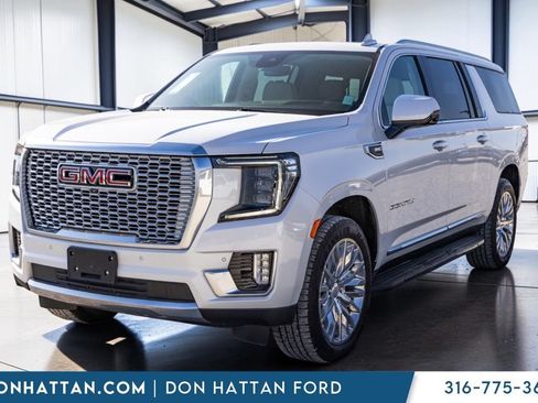 Used 2024 GMC Yukon XL Denali AWD/4WD image 26