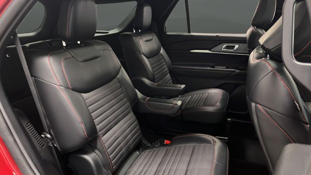 Used 2025 Ford Explorer ST-Line w/ Premium Package AWD/4WD image 25