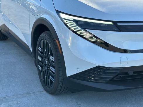 New 2026 Nissan Leaf Platinum+ w/ Cargo Package (Platinum+) FWD image 10