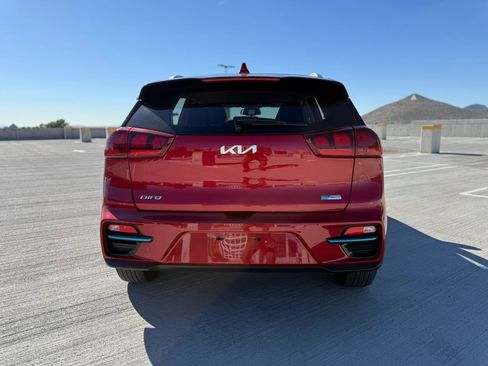 Used 2022 Kia Niro EX image 14